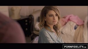 Chị gái dâm đãng lên cơn nững thèm chịch