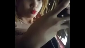 Em gái bán cafe cực sướng khi được đu