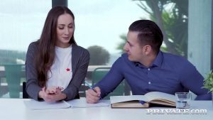 Brunette Aruna Aghora là một sinh viên hư hỏng thích bị đụ cái mông nhỏ của cô ấy và phải lòng cô giáo người Pháp