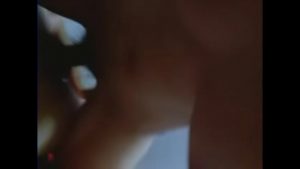 Vừa địt vừa bóp vú em yêu