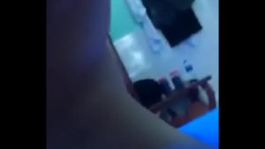 Thích thú với món quà sinh nhật anh yêu tặng