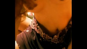 Địt vào cái lồn nhẵn bóng của con vợ dâm