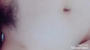 Cô em mới lớn bím hồng địt phê quá