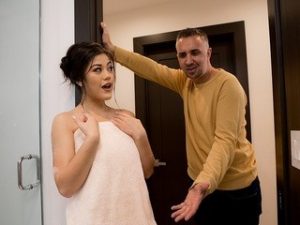 Bài học dâm dục cho cô em nứng lồn