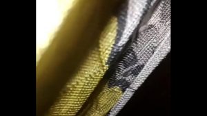 Lén lút nhét lồn vào lồn chị hàng xóm dâm