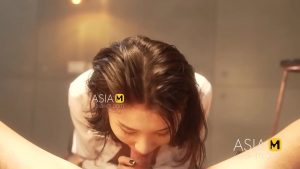 Thư ký phục vụ ông chủ bằng sex