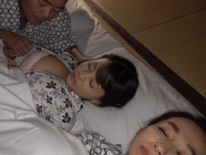 Cha dượng gạ con gái cho vét máng