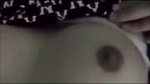 Gái việt thích khoe vú