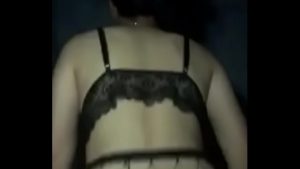 Mặc tất lưới dập bướm cực dâm