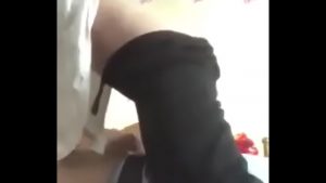 Bú cu cho anh chồng dâm  trong nhà trọ