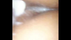 Lồn non chơi con bím dâm