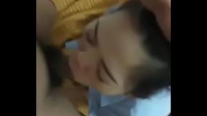 Mút cu cho đồng nghiệp để lấy lòng