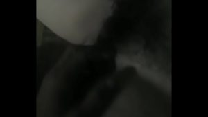 Anh sờ lồn lông của em đi