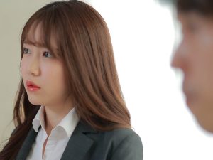 Ngủ chung phòng cùng sếp dâm dục