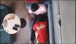 Nghịch cặc người yêu nơi công cộng