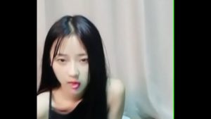 Hot girl mạng xã hội dạng chân khoe hàng