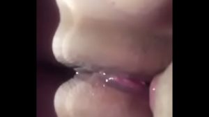 Liếm lồn em tê cả lưỡi