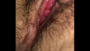 Liếm lồn con vợ lông lá