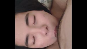 Ngậm cu trong mồm em