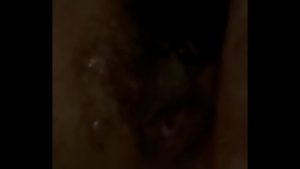 Mới sờ tý mà lồn ra đầy nước