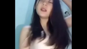 Gái dâm nứng sướng lồn