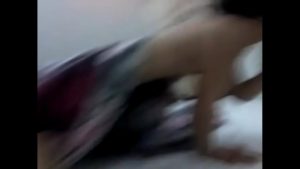 Gái dâm mút buồi trong bóng đêm