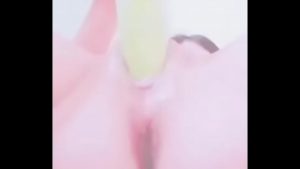 Nhét quả đầy lồn