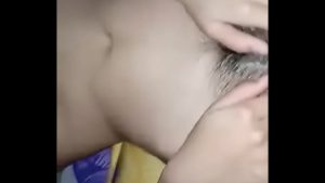 Gái Việt dâm nứng banh bướm gạ tình