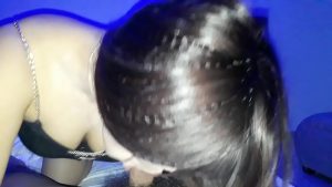 Em đĩ thần dâm bú cặc cho khách