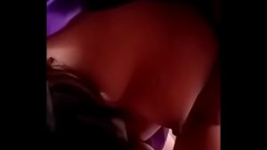 Liếm bú ti cực dâm