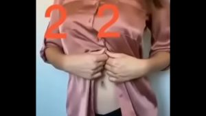 Vú bự múp xóc nẩy