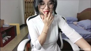 Bé teen áo dài dâm livestream cực mê