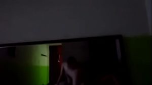 Cú nhấp dâm dục của em