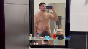 Mút buồi quay trước gương cực dâm