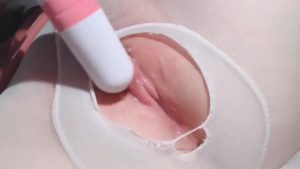 Nghịch bướm gái mới lớn hồng hào