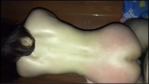 Vỗ mông em đỏ hết lên rồi