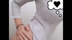 Em gái áo dài show hàng