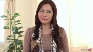 Chịch bà mẹ kế nứng lồn