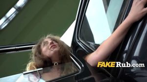 Đụ em tê hết bướm