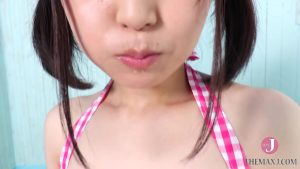 Gái tơ show hàng nứng dâm