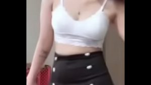 Mấy em gái thích nhún nhảy show mông căng đét