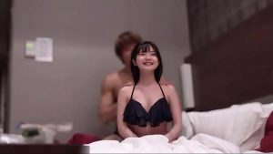 Vỗ mông chịch gái tơ khiêu dâm