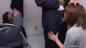 Bú chịch buồi cho đồng nghiệp