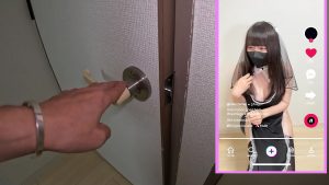 Đang livestream tiktok thì anh bồ vào bắt bú cu