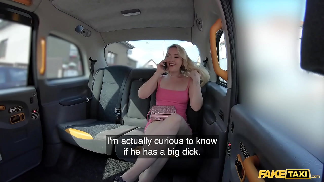 Chịch cực sướng cô em gái dâm áo hồng nứng bướm trên taxi phê quá ...