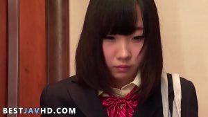 Con hàng mới lớn dâm nứng bú buồi cho ghệ khi vừa đi học về