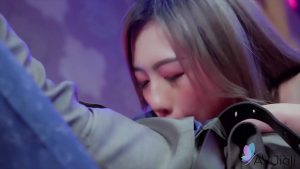 Bé nứng hàng ngon bú liếm con cu phê đỉnh nóc quá đã