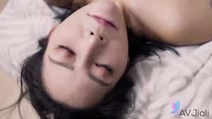 Chịch cô em xinh rên rỉ gợi cảm đã cu không che