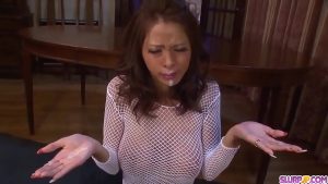 Vú bự bé dâm đồ lưới bú chim bị xuất tinh đầy mặt quá đã